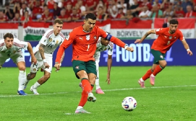 Cristiano Ronaldo ăn mừng bàn thắng, lập kỷ lục mới tại vòng loại World Cup 2026 khu vực châu Âu