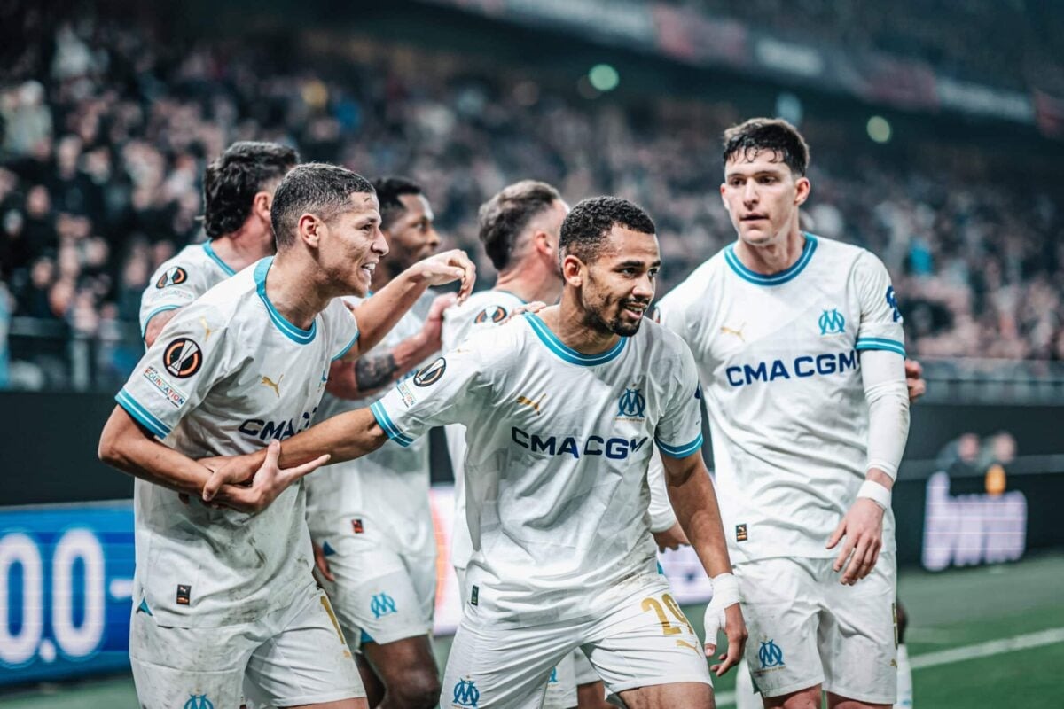 Cầu thủ Marseille ăn mừng bàn thắng trên sân nhà Velodrome trong trận đấu Ligue 1