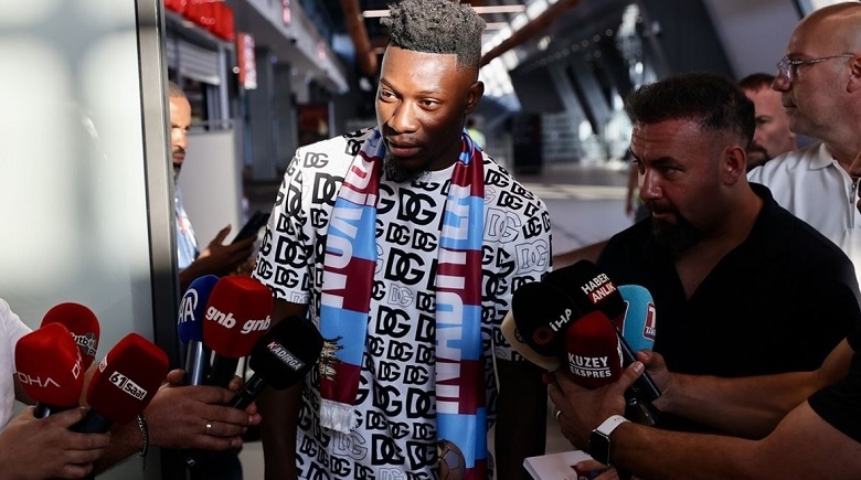 Andre Onana được người hâm mộ Trabzonspor chào đón nồng nhiệt sau khi rời MU