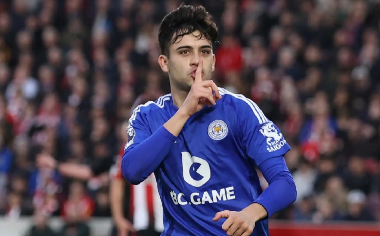 Cầu thủ Facundo Buononotte trong trận đấu, có cơ hội trở lại Champions League nhờ luật mới của UEFA