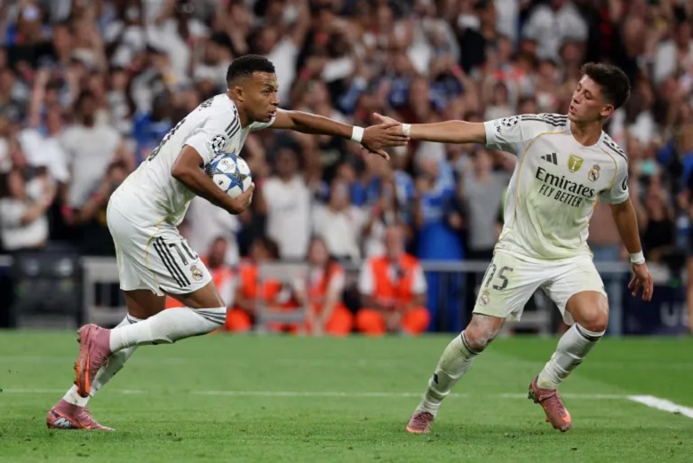 Mbappe lập cú đúp giúp Real Madrid ngược dòng thắng Marseille 2-1 tại Bernabeu ở Cúp C1