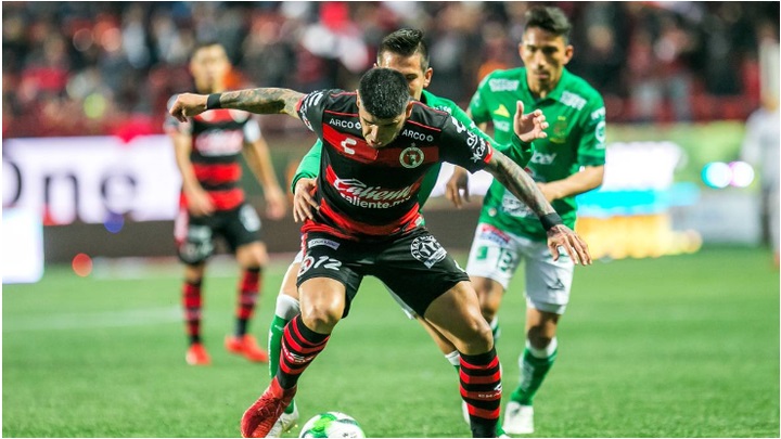Pha bóng quyết liệt trong trận Club Tijuana vs Club Leon tại Liga MX, lợi thế nghiêng về chủ nhà Tijuana