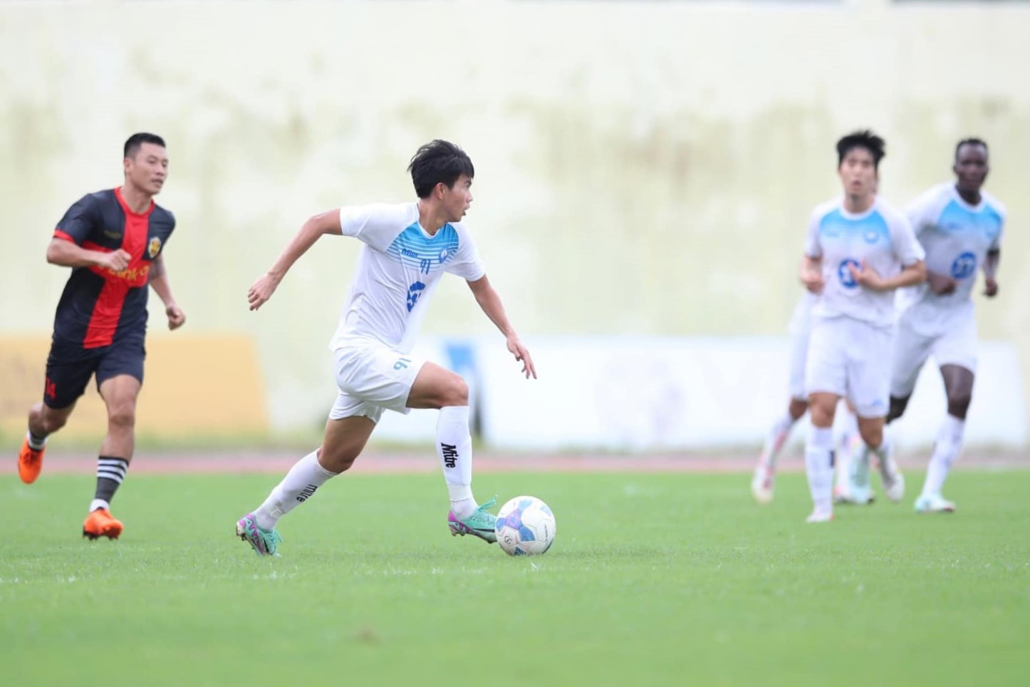 Soi kèo Ninh Bình vs Nam Định: kèo châu Á, tài xỉu và kịch bản thẻ phạt cho trận tâm điểm tại Ninh Bình Arena