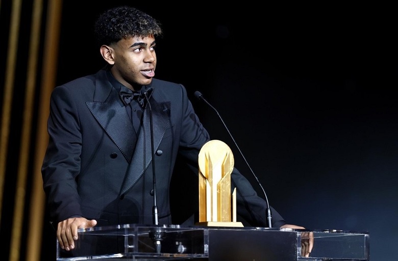 Lamine Yamal nhận Kopa Trophy 2025 sau mùa 2024/25 bùng nổ cùng Barcelona