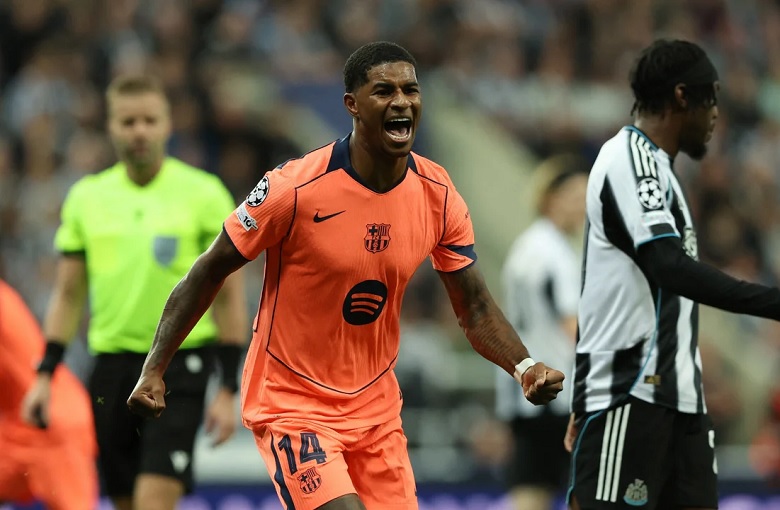 Marcus Rashford ăn mừng bàn thắng cho Barcelona tại Champions League, khẳng định giá trị trong kế hoạch của Hansi Flick
