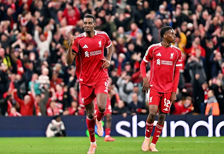 Isak mở tỷ số cho Liverpool trước Southampton ở Cúp Liên đoàn Anh