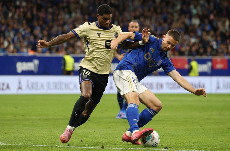 Lewandowski đánh đầu giúp Barcelona ngược dòng trước Oviedo tại La Liga