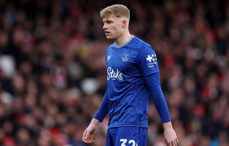 Jarrad Branthwaite là mục tiêu chuyển nhượng của Liverpool từ Everton trong mùa 2025/26, kỳ vọng bổ sung sức mạnh hàng thủ tại Anfield