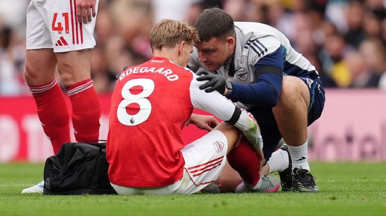 Odegaard chấn thương nghiêm trọng, nghỉ hết tháng 11 - Ảnh 1