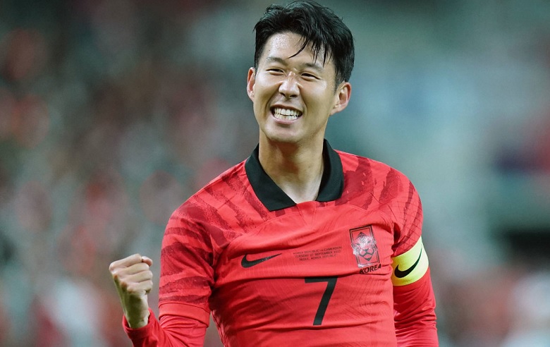 Son Heung Min vượt Ronaldo, lần thứ 10 giành giải Cầu thủ hay nhất châu Á - Ảnh 1
