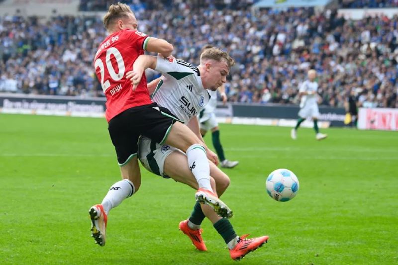 Nhận định, Soi kèo Hannover vs Schalke 23h30 ngày 17/10: Chia điểm tại Merkur Spiel Arena - Ảnh 1