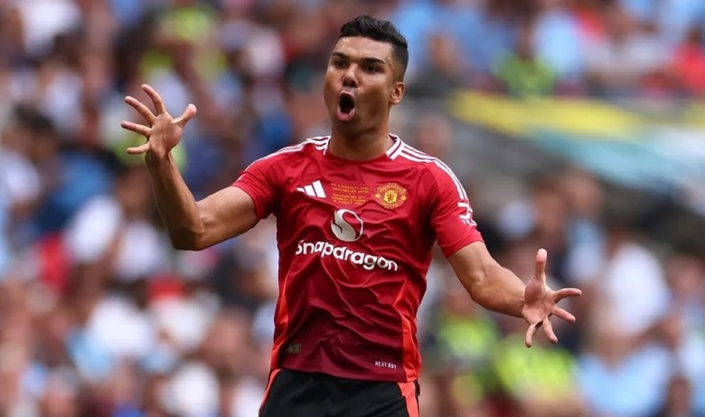 HLV Amorim loại Casemiro khỏi kế hoạch đấu Liverpool - Ảnh 1