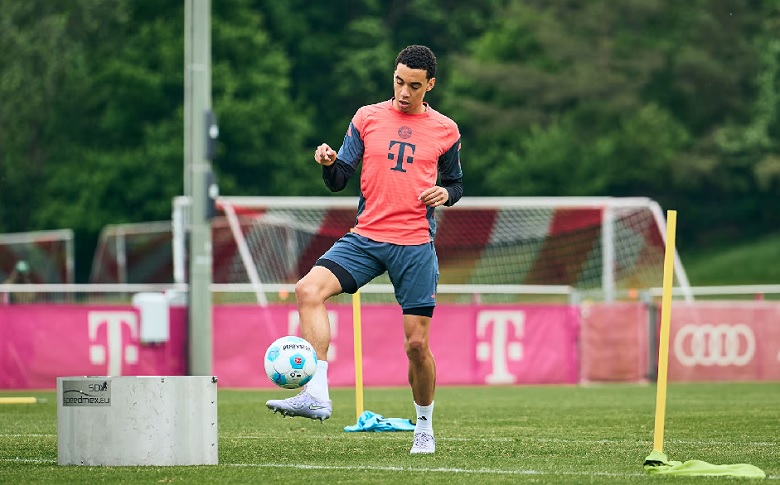 Musiala hồi phục thần tốc sau chấn thương gãy xương mác - Ảnh 1