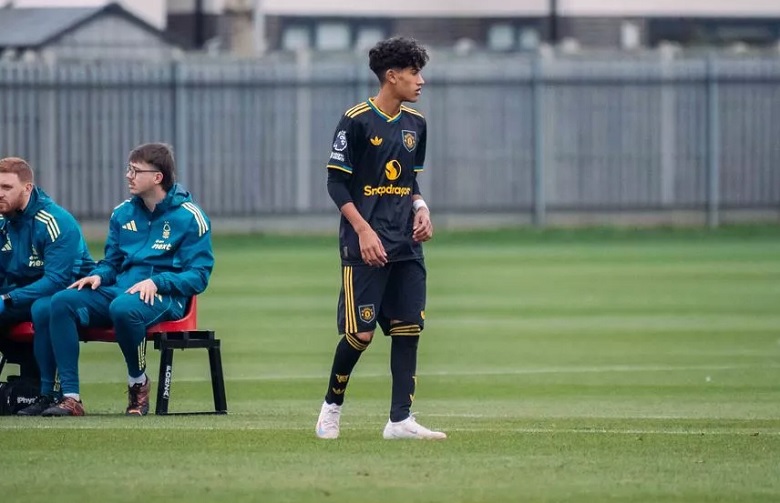 Thần đồng JJ Gabriel được triệu tập lên đội 1 MU trước trận gặp Brighton - Ảnh 1