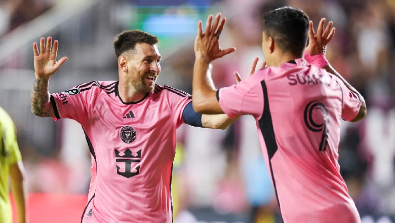 Messi lập cú đúp ngay sau khi nhận Chiếc giày vàng 2025 - Ảnh 1