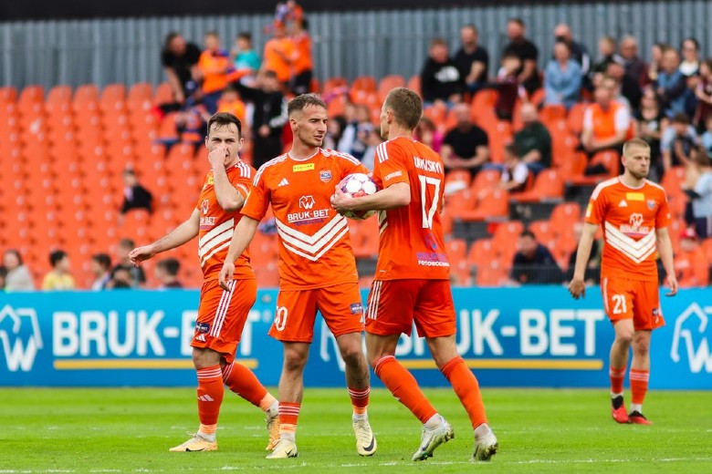 Nhận định, Soi kèo Bruk Bet Termalica vs GKS Katowice, 0h00 ngày 1/11: Thắp lên hy vọng - Ảnh 1