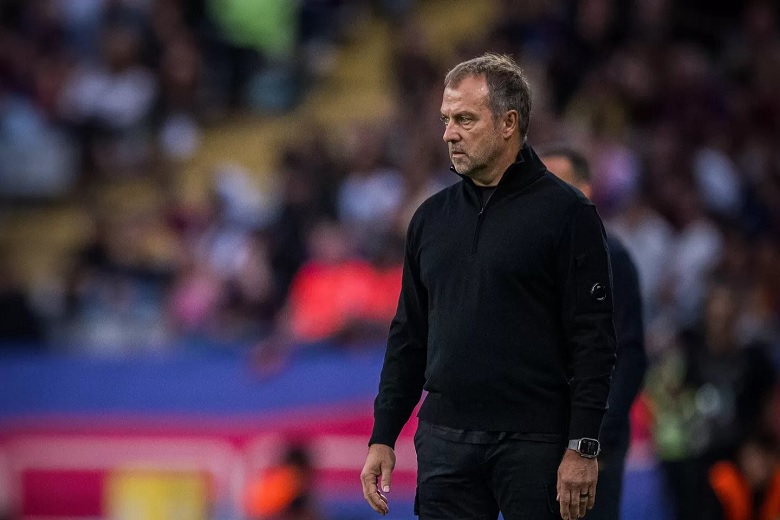 HLV Flick bất ngờ muốn rời Barcelona - Ảnh 1