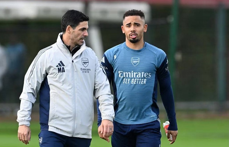 Gabriel Jesus tái xuất sau 10 tháng dưỡng thương - Ảnh 1