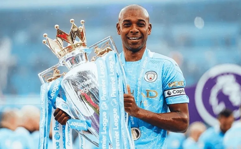 Cựu sao Man City từng 5 lần vô địch Ngoại hạng Anh chính thức treo giày - Ảnh 1