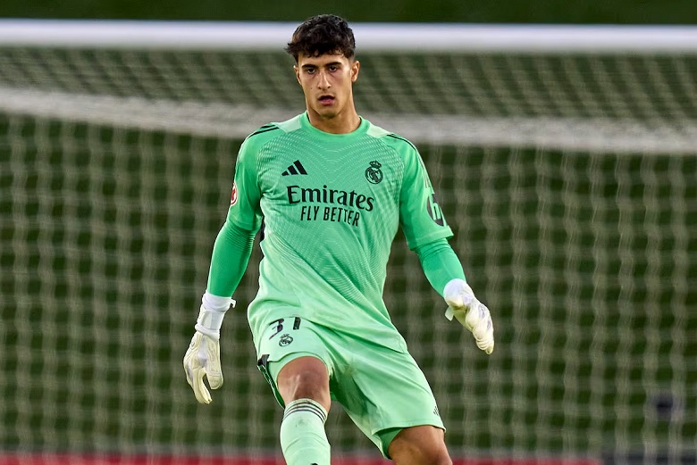Real Madrid đăng ký thủ môn từng đá tiền đạo cho Cúp C1 - Ảnh 1