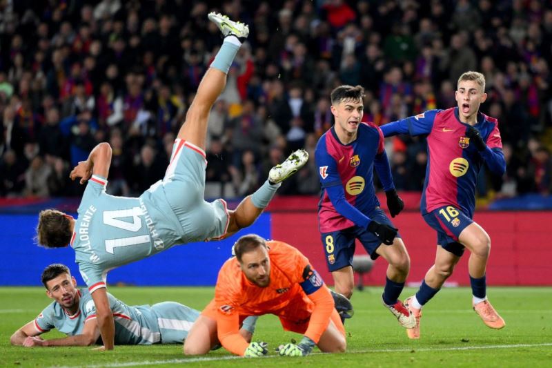 Nhận định, Soi kèo Barcelona vs Atletico Madrid 03h00 ngày 02/12: Giữ vững ngôi đầu - Ảnh 1