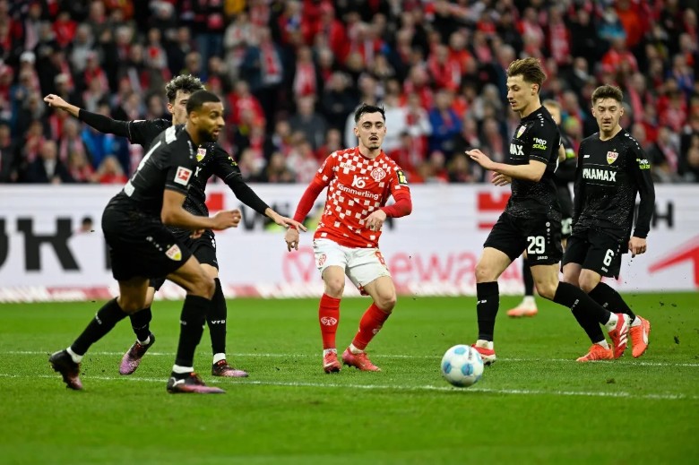 Nhận định, Soi kèo Bochum vs Stuttgart, 0h00 ngày 4/12: Hạng đấu chênh lệch - Ảnh 1