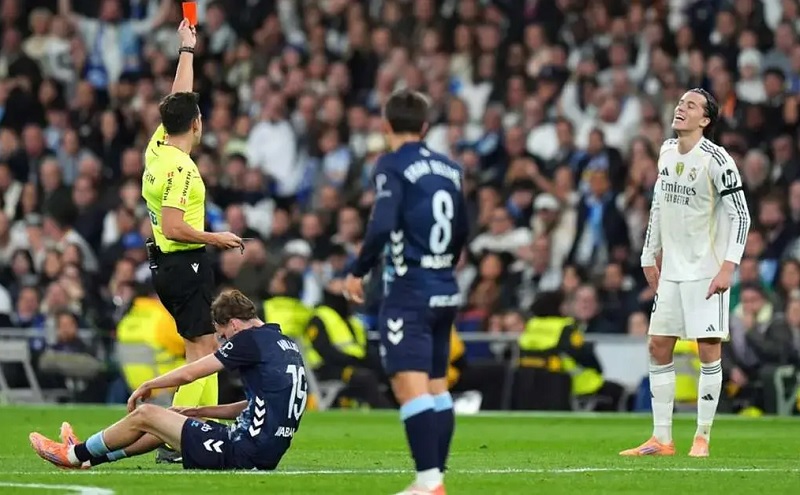 4 cầu thủ Real Madrid nhận án treo giò sau đêm ‘hỗn loạn’ tại vòng 15 La Liga - Ảnh 1