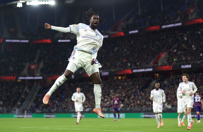 Aston Villa tạo kỳ tích sau 111 năm - Ảnh 1