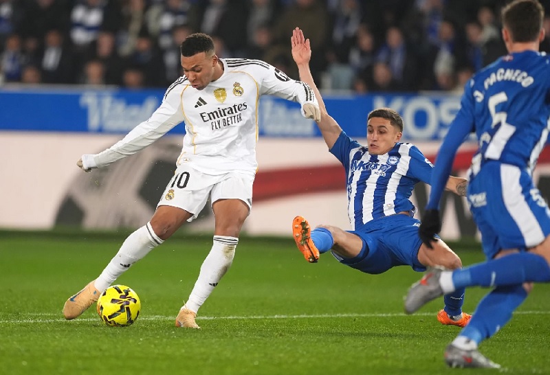 Rodrygo hóa người hùng, Real Madrid vượt ải Alaves - Ảnh 1