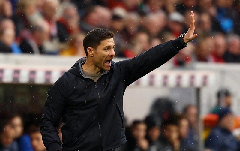 HLV Alonso được trao thêm cơ hội - Ảnh 1