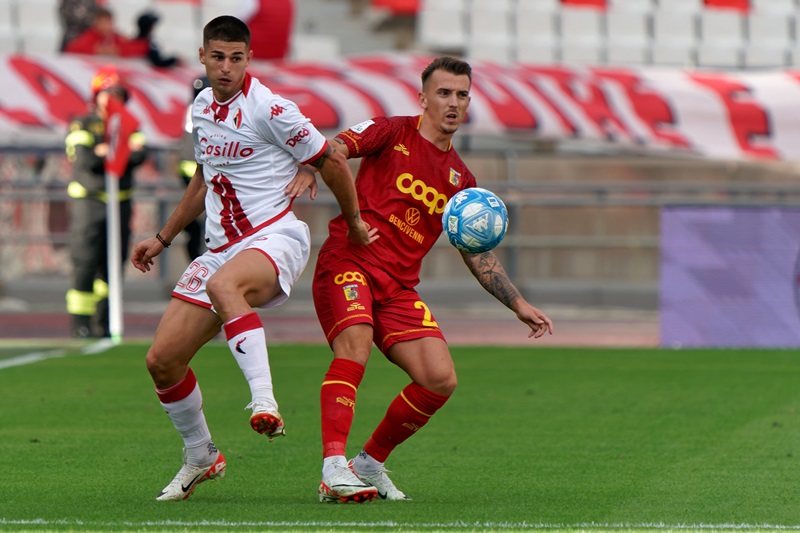 Nhận định, Soi kèo Bari vs Catanzaro 1929 02h30 ngày 20/12 - Ảnh 1