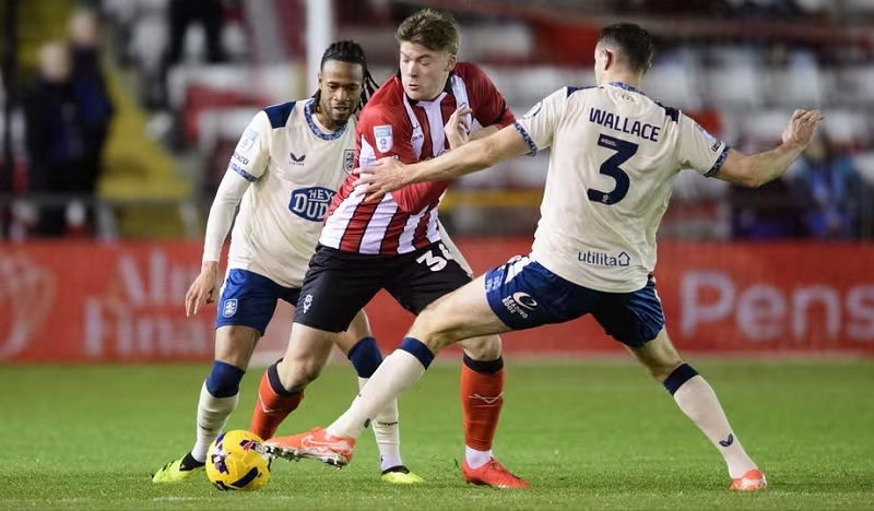 Nhận định, Soi kèo Lincoln City vs Huddersfield 22h00 ngày 1/1: Ứng viên thực thụ - Ảnh 1