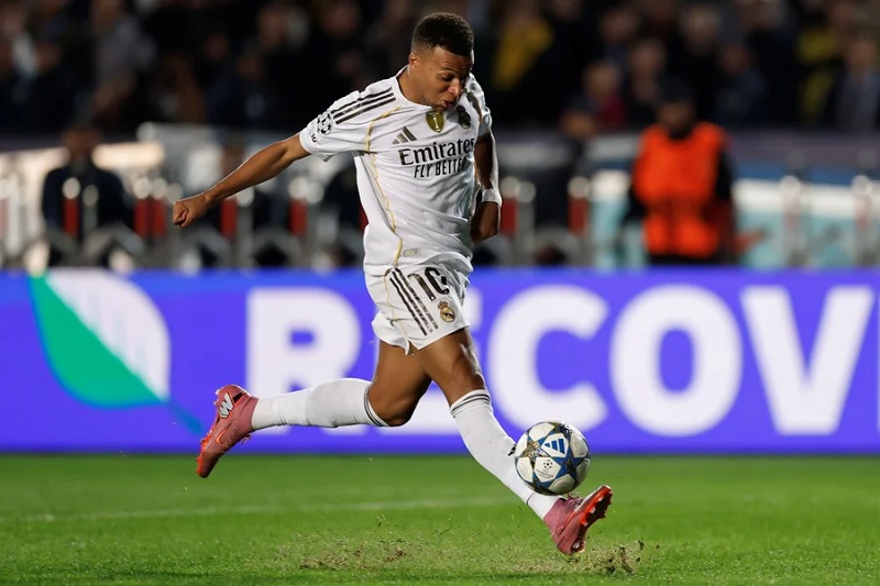 Real Madrid tính tiêm thuốc giảm đau cho Mbappé trước Siêu kinh điển - Ảnh 1