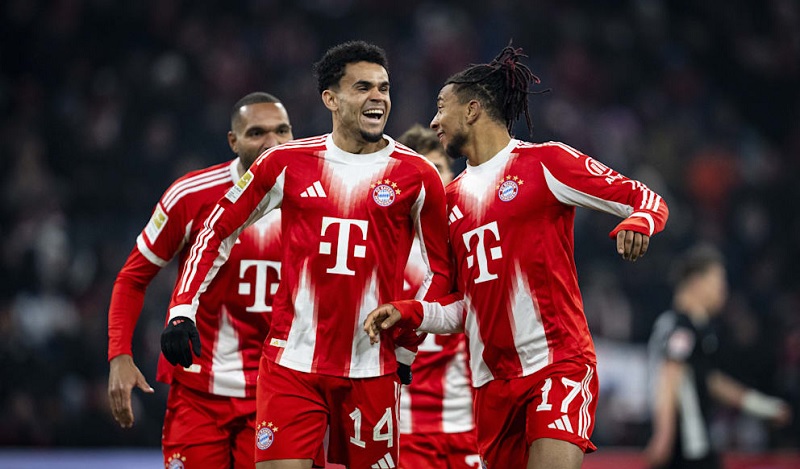 Bayern Munich ghi 8 bàn trong 1 trận tại Bundesliga - Ảnh 1