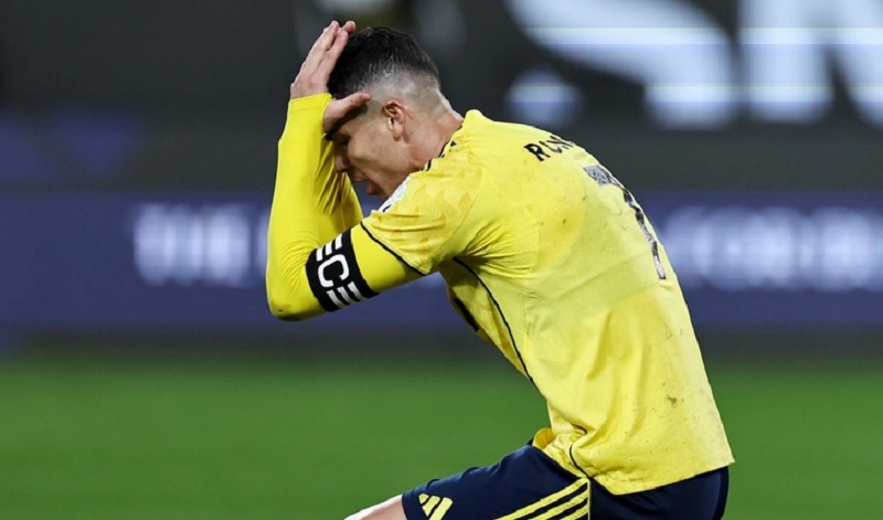 Ronaldo đối diện án treo giò 4 trận - Ảnh 1