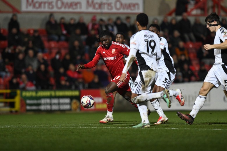 Nhận định, Soi kèo Salford City vs Swindon Town, 2h45 ngày 21/1: Kịch bản khó lường - Ảnh 1