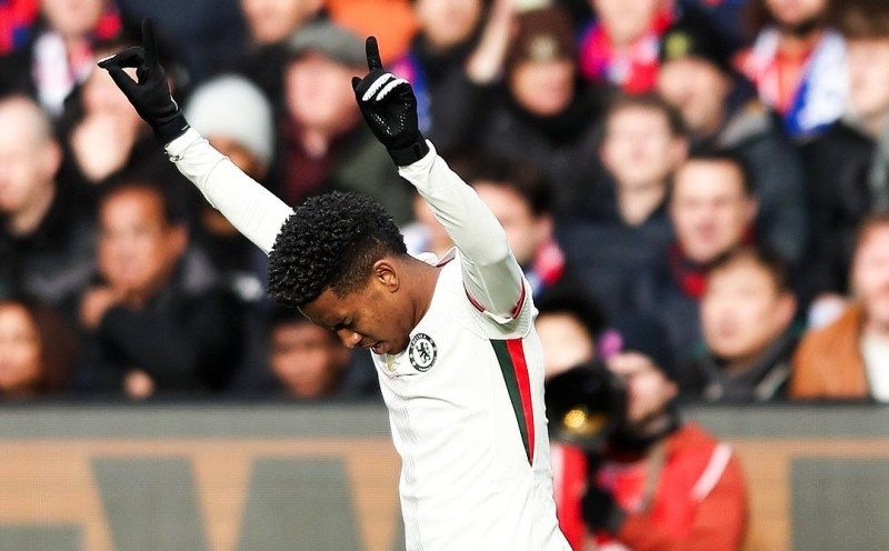 Estevao tạo cột mốc lịch sử ở tuổi 18 - Ảnh 1