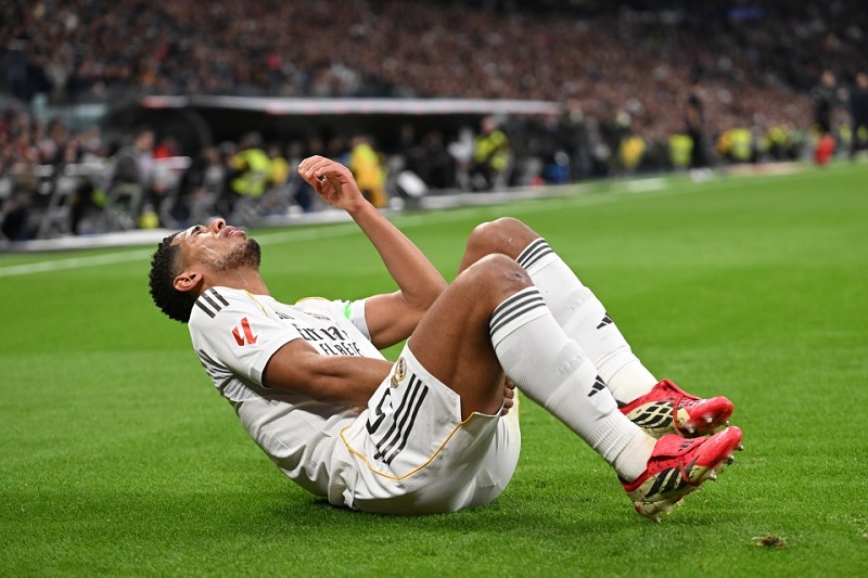 Bellingham khiến tất cả sững sờ với hình ảnh đeo mặt nạ thở oxy - Ảnh 1