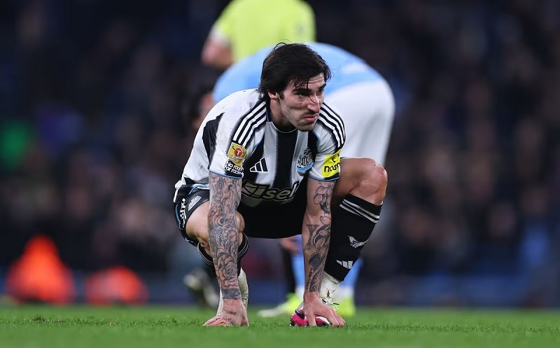 MU chuẩn bị kích nổ ‘bom tấn’ 100 triệu bảng - Ảnh 1