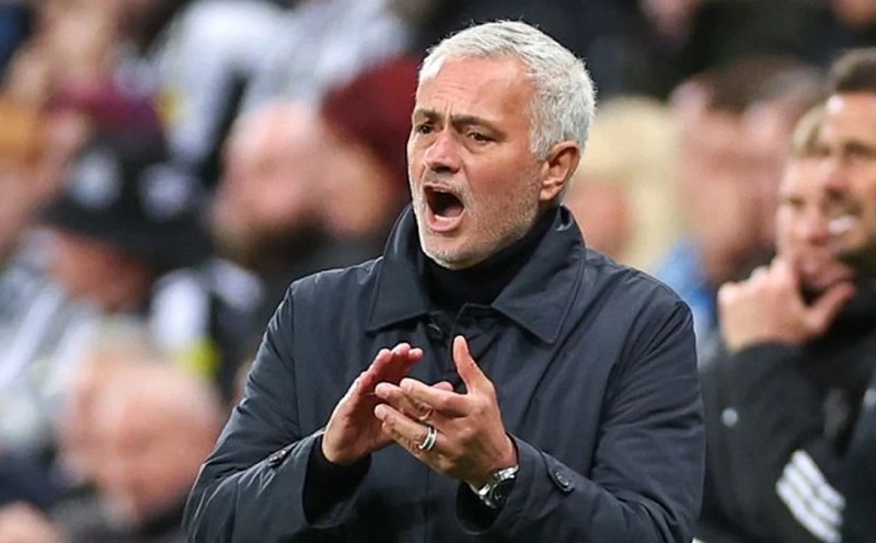 José Mourinho đứng trước cơ hội dẫn dắt ĐT Bồ Đào Nha - Ảnh 1