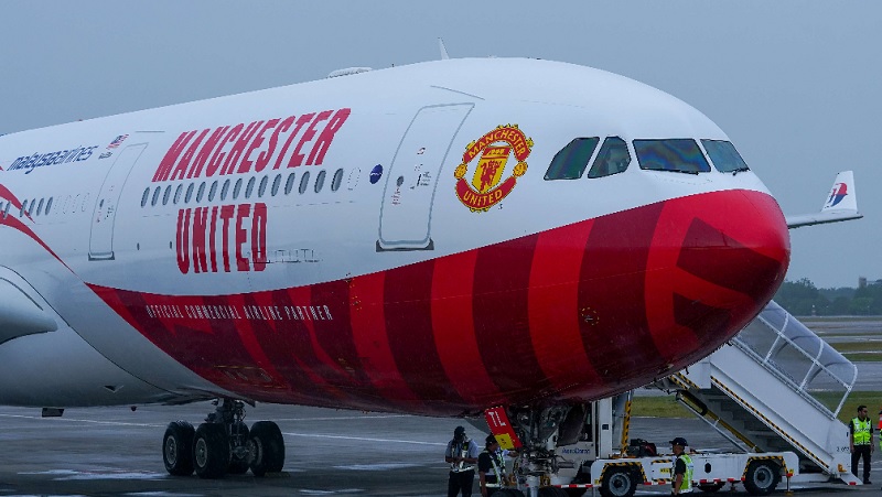 MU ‘quay xe’, hủy kế hoạch giao hữu tại Trung Đông - Ảnh 1