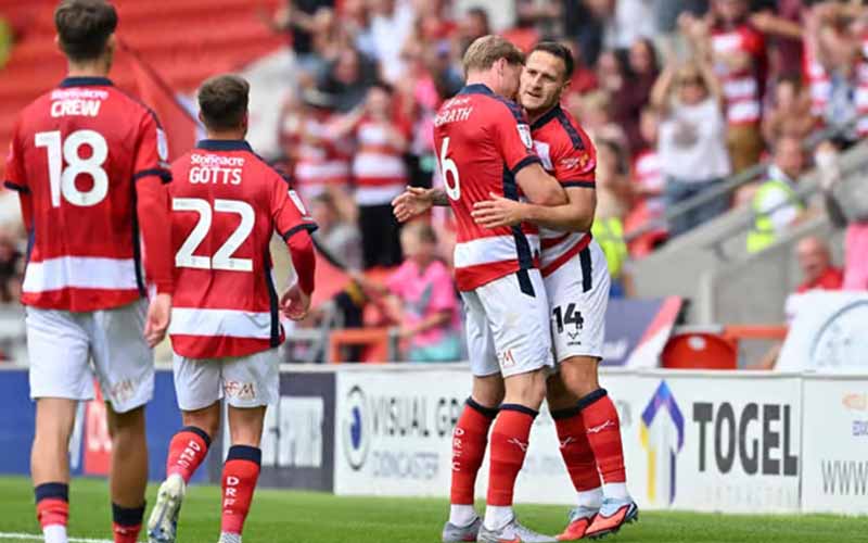 Nhận định, Soi kèo Doncaster Rovers vs Huddersfield Town 2h45 ngày 18/2: Cơ hội cho chủ nhà - Ảnh 1