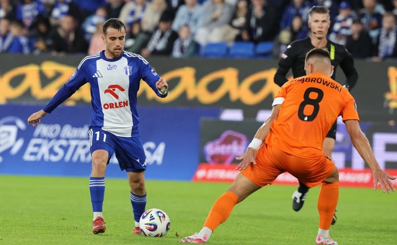Nhận định, Soi kèo Zaglebie Lubin vs Wisla Plock 1h00 ngày 3/3: Thổi lửa vào ngôi đầu - Ảnh 1