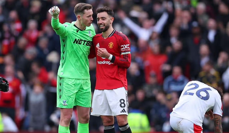 Fernandes vượt David Beckham về kỷ lục ghi bàn và kiến tạo tại Ngoại hạng Anh  - Ảnh 1