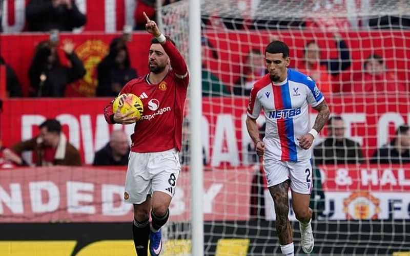 Fernandes vượt David Beckham về kỷ lục ghi bàn và kiến tạo tại Ngoại hạng Anh  - Ảnh 2