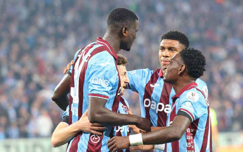 Nhận định, Soi kèo Istanbul Basaksehir vs Trabzonspor 0h30 ngày 4/3: Đôi công hấp dẫn - Ảnh 1