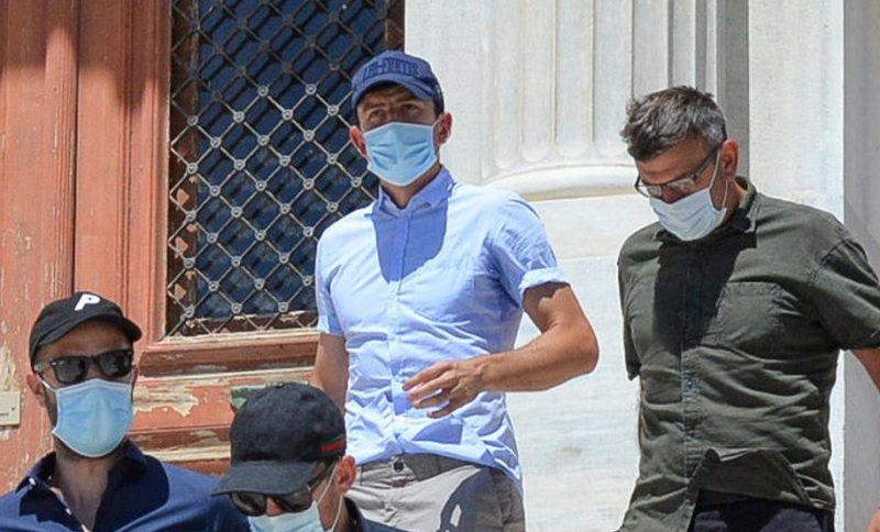 Maguire bị kết án 15 tháng tù treo - Ảnh 1