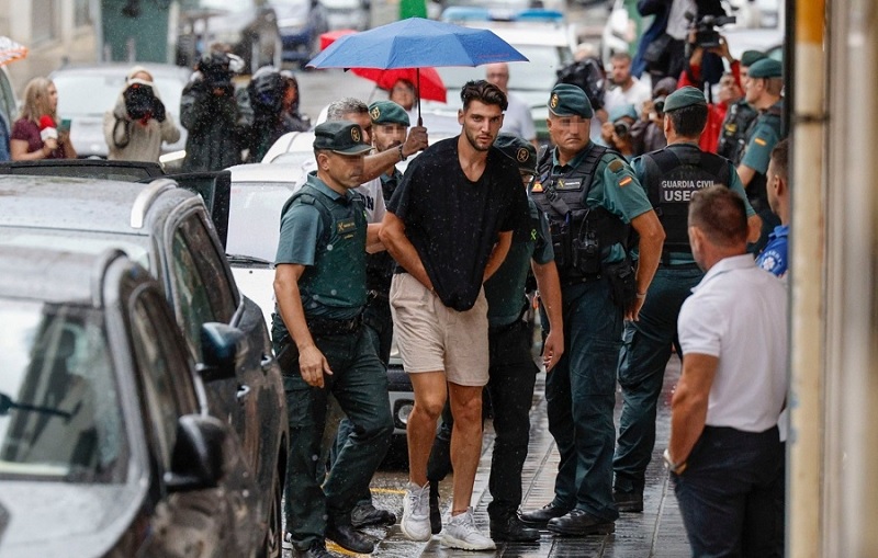 Cựu sao Valencia và Sevilla đối diện án tù hơn 10 năm - Ảnh 1