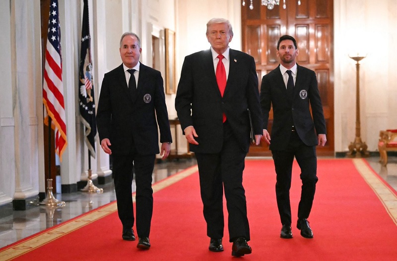 Messi lần đầu đặt chân tới Nhà Trắng - Ảnh 1