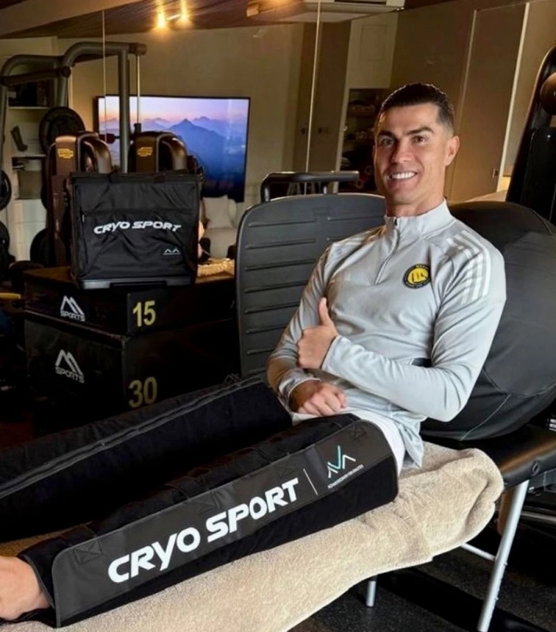 Ronaldo gây chú ý với phương pháp điều trị khác thường nhằm kịp dự World Cup - Ảnh 1